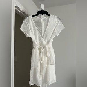 Beautiful White Lucy In The Sky dress. Size Medium. Great for spring and summer!